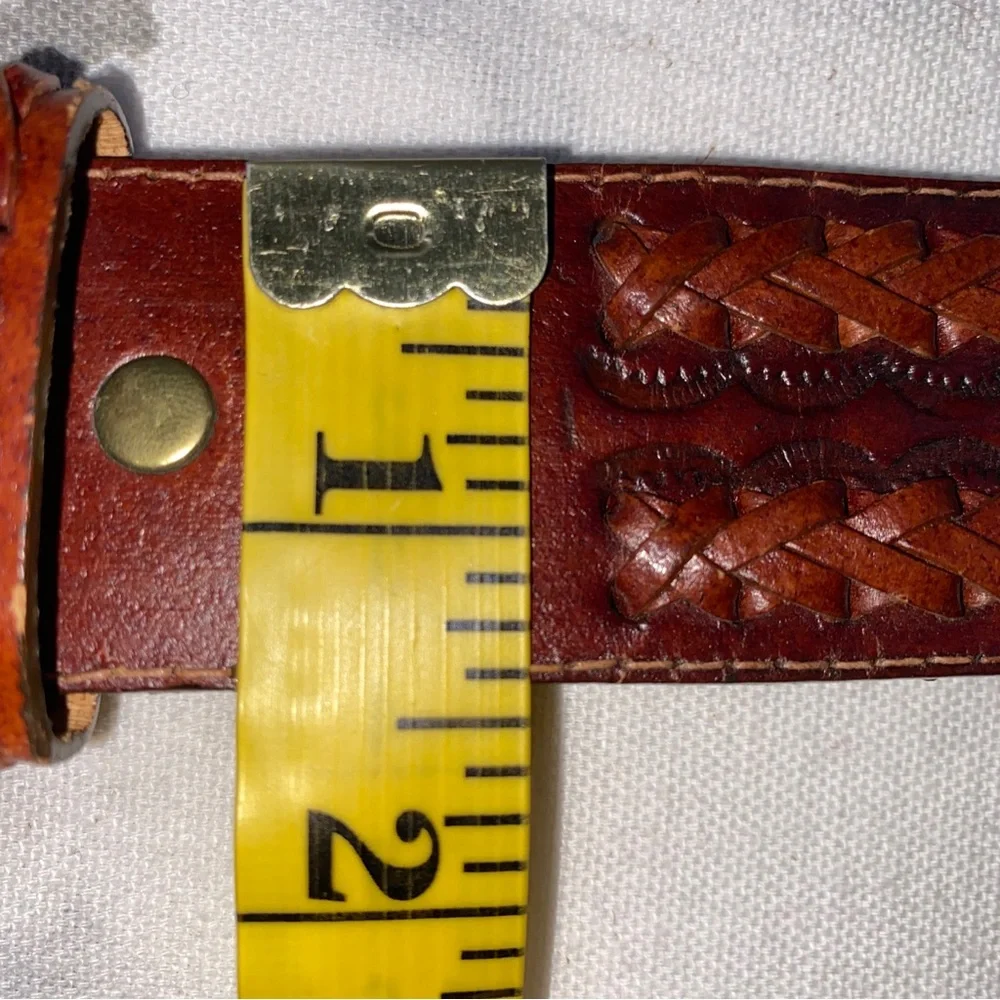 Vintage tooled Belt Cowhide Leather Hand Laced Bonded Made In‎ Haiti Size 30